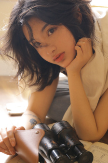 羽毛出动挠一挠脚心
